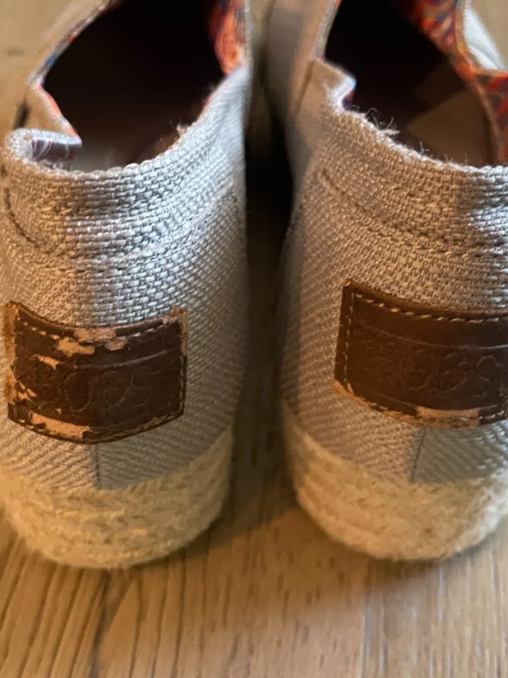 Women’s 9/39 Bobs by Skechers Memory Foam Tan Canvas Espadrille Slip-on Loafers!